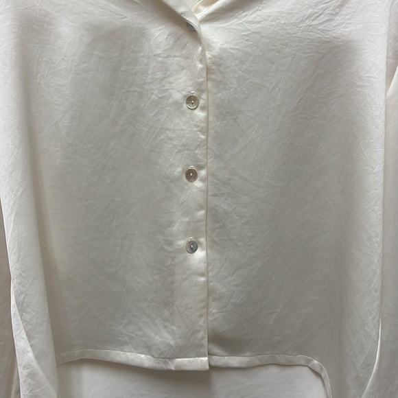 Karen Kane “Long Sleeve Button-Up Shirt
$158.00 size L new with tag - Picture 6 of 9